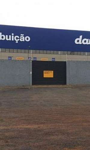 fachada com letra caixa fachada com letra caixa