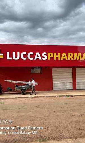 Fachada com letra caixa Fachada com letra caixa