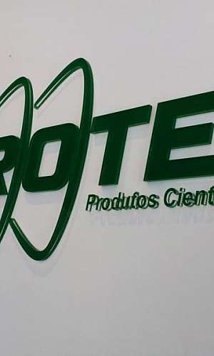 Letra caixa em acrílico Letra caixa em acrílico