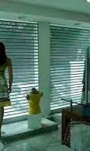 Porta de enrolar para comércio preço Porta de enrolar para comércio preço