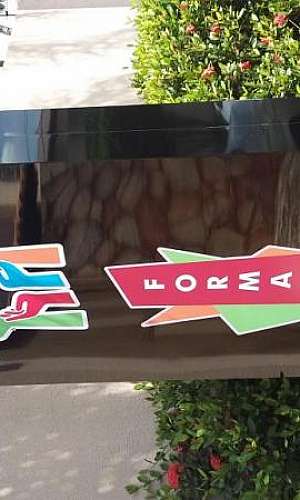 Totem de acm para comércio Totem de acm para comércio