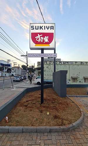 Totem de ACM para comércio Totem de ACM para comércio